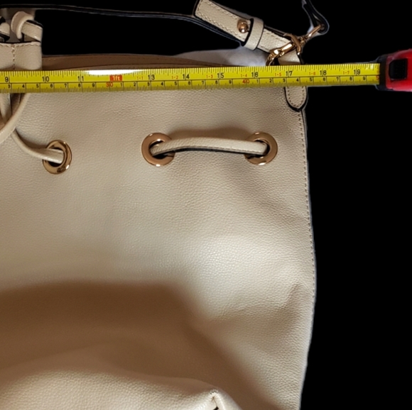 Cream leather Handbags - Picture 5 of 7